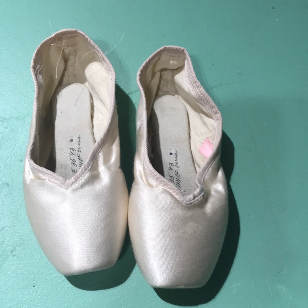 NWT Russian Pointe Shoes